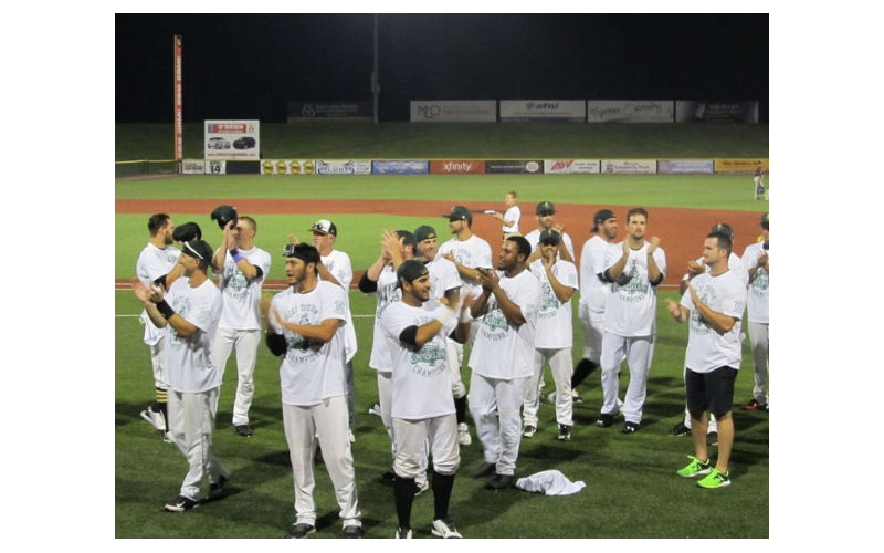 2015: CornBelters celebrating their West Division championship